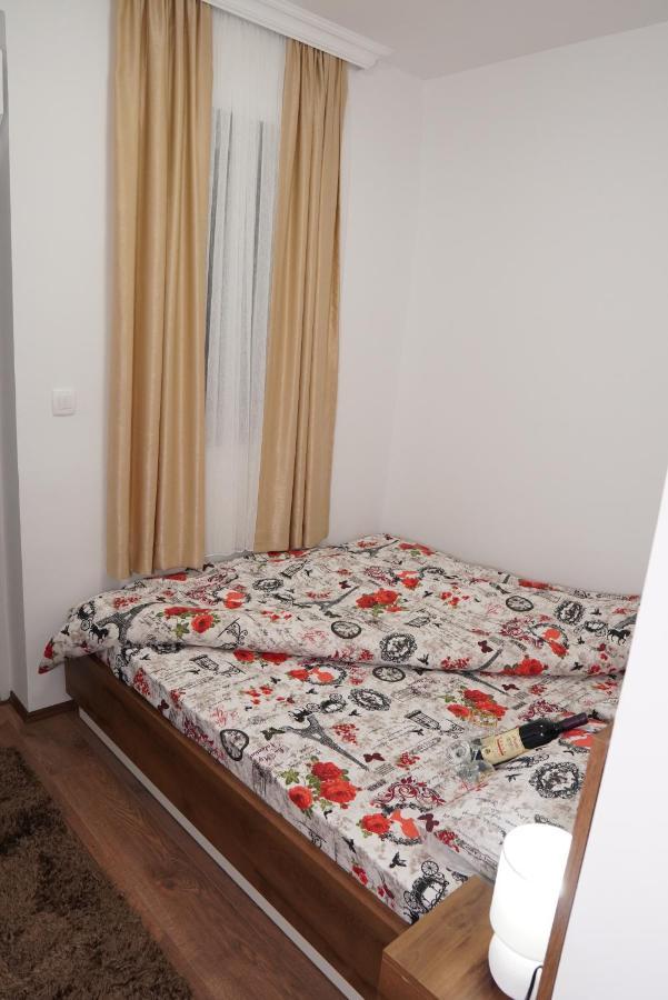 Apartments Manitovac M Nikšić المظهر الخارجي الصورة